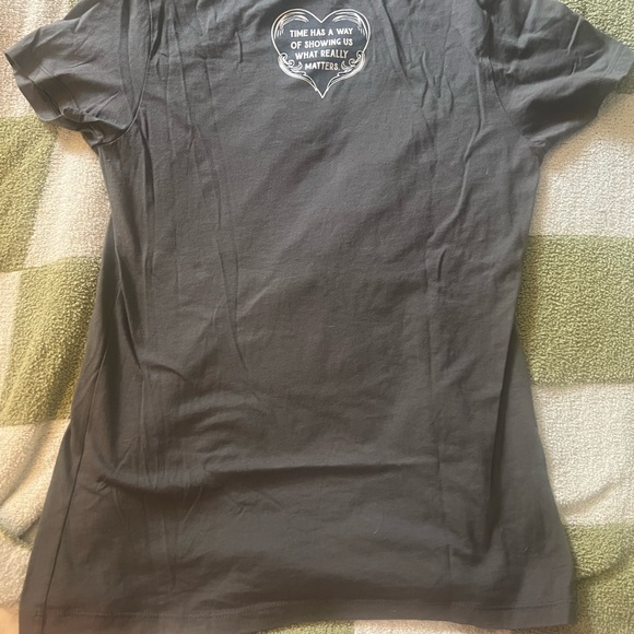 XL Black 'Beautiful Disaster' Tee. “It’s Never Too Late”. - Picture 3 of 4